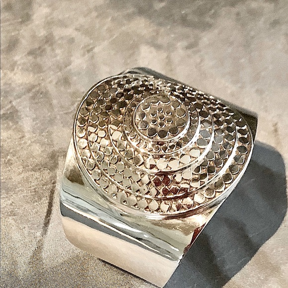 ⭐️Host Pick⭐️RARE ANNA BECK RETIRED CUFF - Picture 3 of 10